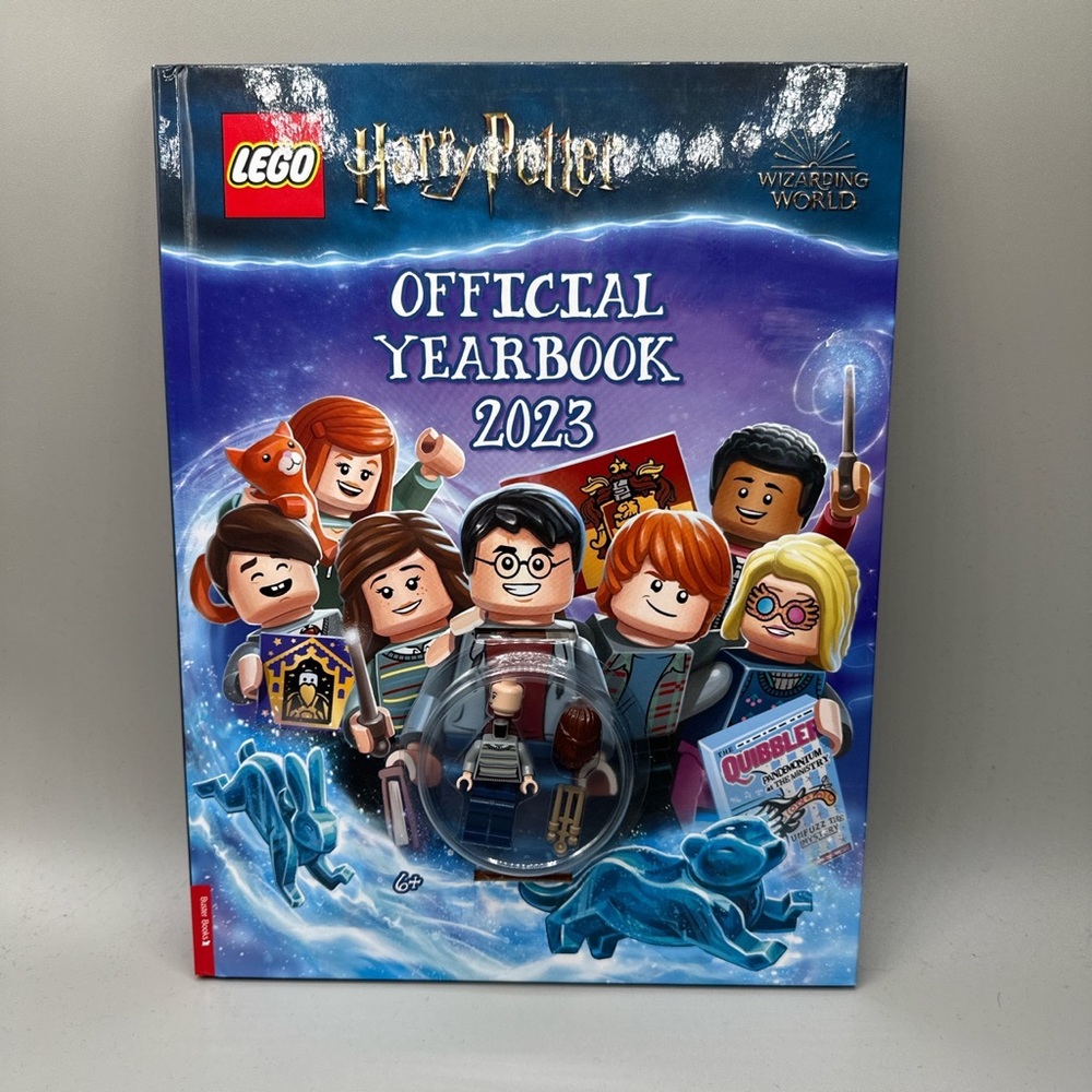 Lego Harry Potter Official YearBook 2023 With Minifigure. New !